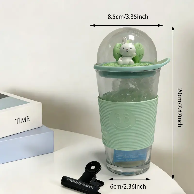 Tegneserie kuppeltoppet glastørretumbler med silikonehylster