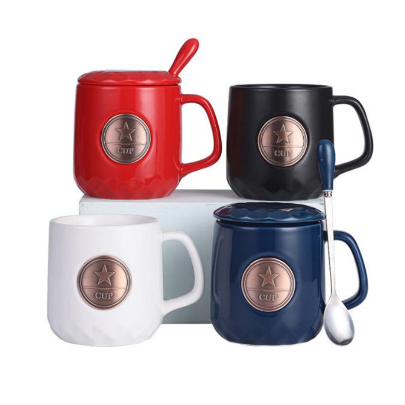 Star Metal Badge 400ml Keramisk kaffekrus med låg og ske